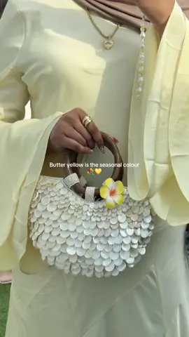 #viralvideos #summerlooks #hijabisummerlook #foryoupage #hijabmodesty #modestfashion #foryou #fypp #summerhijabstyle #summerhijabifits #foryoupage #yellowhijab #yellowcoloring #butteryellow #fyp #london 