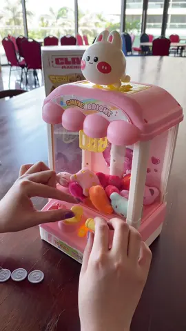 Tặng gì cho bé, cho bạn gái mà vừa đáng yêu vừa vui chơi được? 🎁 Máy gắp thú bông mini – nhỏ xinh, có nhạc, đèn, tặng kèm gấu! #maygapgau #maygapgaubongmini #maygapthumini 