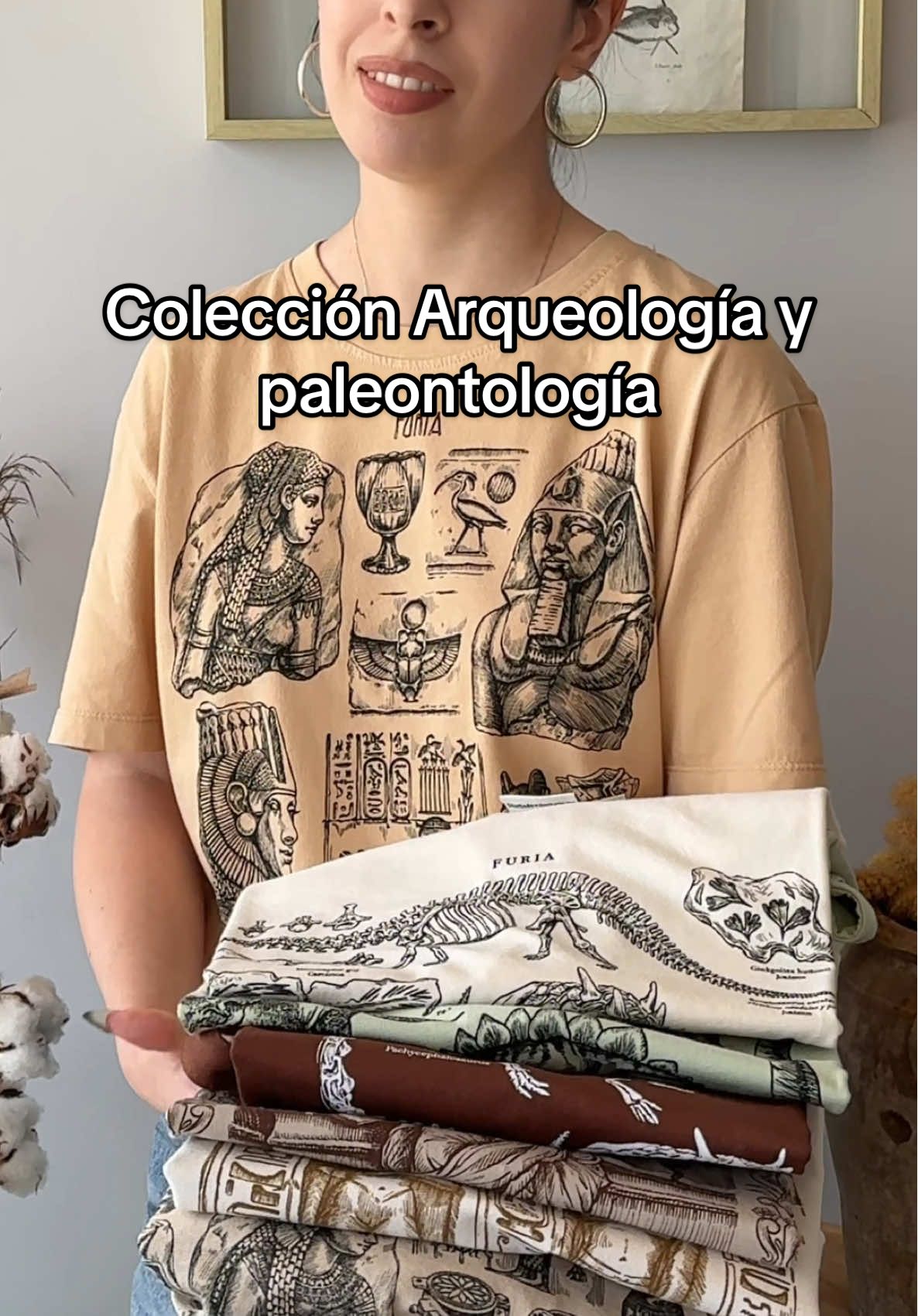 Arqueológia egipcia y paleontología 🪲🐈 Cuál estética es tu favorita?? Nueva colección disponible el día 15 a las 12:00 #furiafuria #archaeology #paleontology #egyptology 
