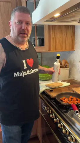 Un pedacito de España en Michigan 🇪🇸 Viva España- Watch and Learn!  . . . . . #zaragoza #valencia #nerja #burgos #sansebastian #madrid #agriculture #farmers #farming #oliveoil #extravirginoliveoil #majadahonda #spanishfood #chistorra #chistorras #gastronomia #larryshy #shyguy #larryshyguy #Foodie #tatoo #michigan #vivaspain #españa #onlyspaincandoit #spanish #longlivespain #spain #visitspain #spainlove 