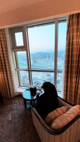 Semoga suatu saat kamu bisa ke sini. sama seseorang kesayangan kamu🥹✨🕋  #hotelviewkabah #viral #haji2025🕋✈️😭🤲 #mekkah #mekkahmadinah #fyp 