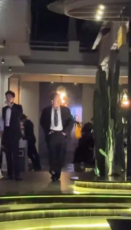 Để tồng tài catwalk vài đườnggg @Dương Domic |cre: saralxinhdep #duongdomic #trandangduong #dopamine #atsh 