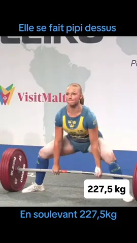 Quand tu lèves 227,5 kg mais c’est ta vessie qui démissionne en premier 💪💦 Force : 100 | Dignité : en chargement…” #PowerPeefect #StrongGirlVibes #FailMaisPasTrop #legendsonly 
