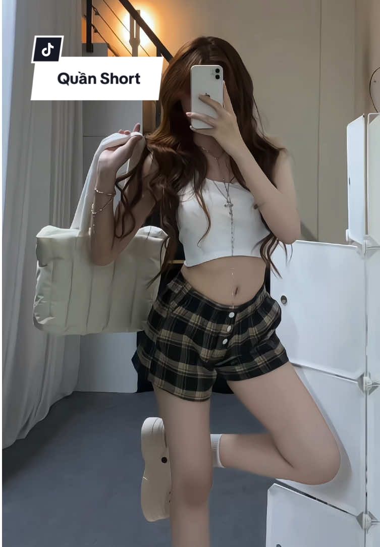 Quần short mà cháy quá vậy #ffclub #quanshort #quanshorthottrend #quanshortnu #thaosuneo #tiktokshop #tiktokshop #xhuongtiktok 