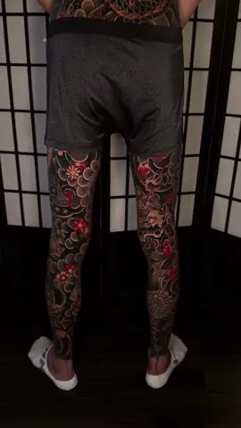 Full chân nhật cổ đen trắng #xamhinhhanoi #xamhinhnghethuat #tattoo #tattooartist #japantattoo #irezumitattoo #hinhxamdep #tattoos #xuhuong2025 #xamhinhnhatco #xamhinh 