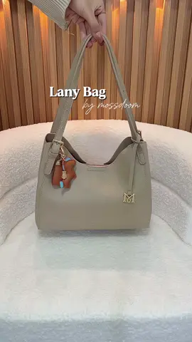 #taswanita #tascewek #handbag #slingbag #tasslempang #tascantik #lanybag #mossdoom 