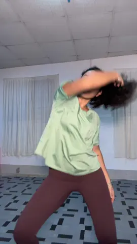 Love latin songs 🎶 #dancechallenge #mamacita #trendingdance #viral #babitaainmotion 