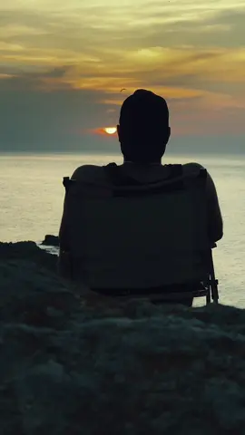 غروب الشمس على البحر . . . . . . . . #غروب_الشمس #البحر #راحة_نفسية #الجلوس_وحيدا #beachvibes #foruyou 