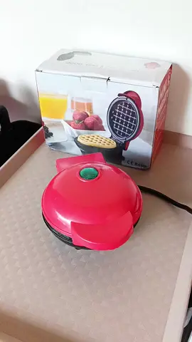 Mini Electric Waffle Maker Non-stick pan #electricwafflemaker #wafflemaker #pancakemaker #miniwafflemaker #TikTokShop #tiktokmademebuyit #fyp 