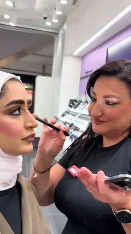 #kuwait🇰🇼 #makeupartist #assimamallkuwaitcity🇰🇼 #kikomilanoarabia 