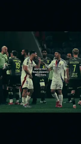 Mentionne le#footballtiktok #potes 