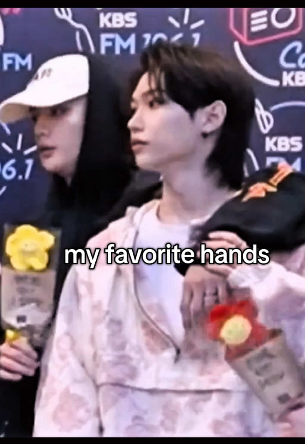 do you like it ? 🫣#hyunlixmoment #hyunjin #felix #skzhollow #хенликсы #hyunlix #hyunlixhands 