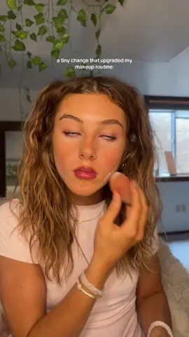 The makeup tip I wish I knew sooner 😭such a game changer #creatorsearchinsights #MakeupTips #BeautyHack #MakeupRoutine #MakeupTok #ViralMakeup