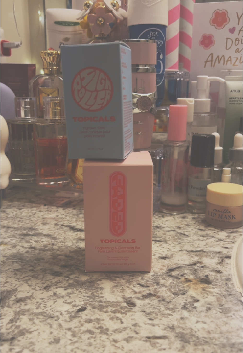 OMG YALL ! 🤯‼️ Just got my hands on this topical ingrown hair bar and roller set 🛍️ known for soothing irritation, preventing bumps, and promoting smoother skin 😍😍😍 Can’t wait to add this to my routine!