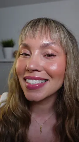 @Cándida | 40s Skin + Beauty put our new lip oils to the test…and the results speak for themselves. ✅ Glossy without the stick ✅ Packed with skincare ingredients ✅ Feels expensive — without the price tag When a budget-friendly lip oil feels better than luxury? Yeah, we did that. 💅 #l#lippiel#lipcombomakeupdupes  