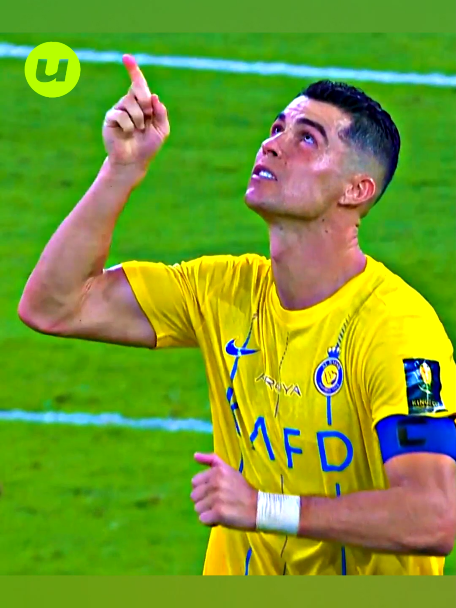 40-летний Роналду уделал 35-летнего Месси #футбол #football #messi #ronaldo