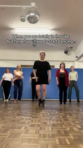 Laughing is allowed during our danceclasses 🥴😜 always a fun time 💋 #fyp #fy #foryou #foryoupage #dance #dancer #belgium #heels #highheels #runtheshow #katdeluna #fail #dancefail 