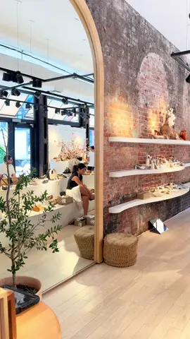 Thank you so much to the @Dolce Vita Footwear Team for having me at the SoHo store in NYC I loved everything 💕#dolcevitashoes #summershoes #nyc #dolcevita #summervibes 