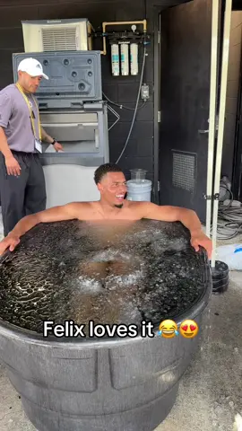 😍🧊 Ice bath after training >>>