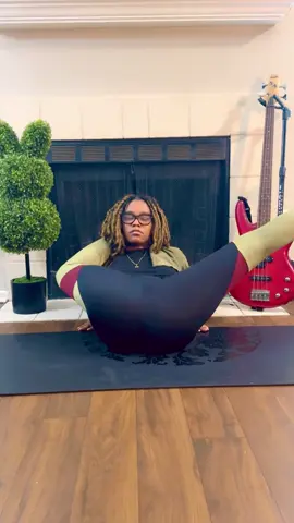 I mean what can I say…!!🤷🏽‍♀️🤸🏽‍♀️🧘🏽‍♀️ #fyp #contortionist #stretching #flexible #newepisode #yogawithkalise #flexibility #yoga #saturdayvibe #yogateacher #flexibilitycoach 