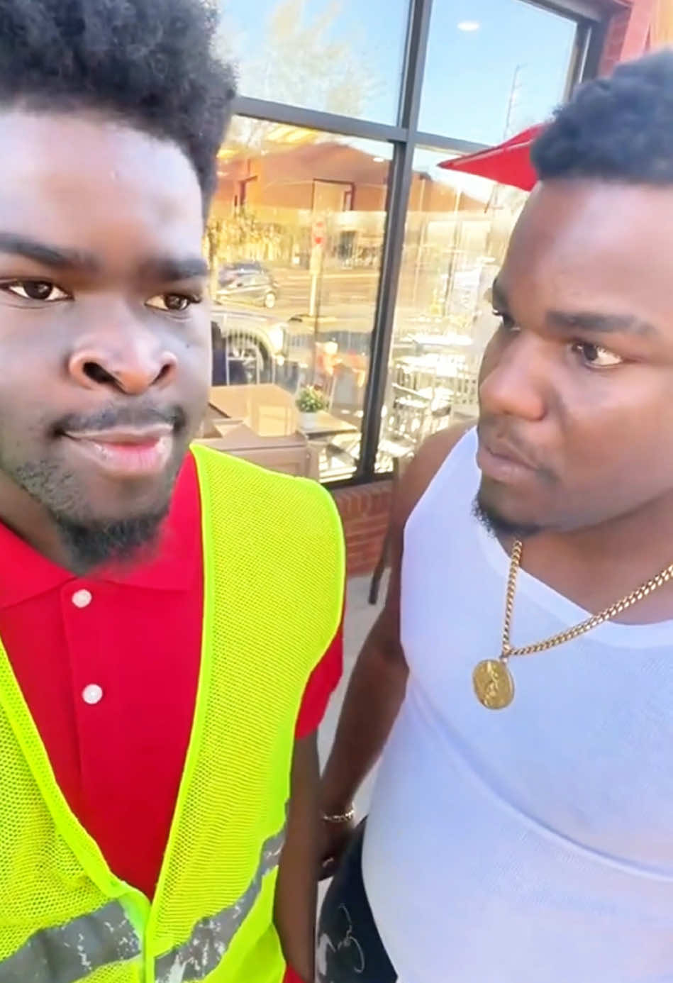 😂😂😂😂😂😂😂they are trained to say 2 words “my pleasure” #fyp #foryoupage.           