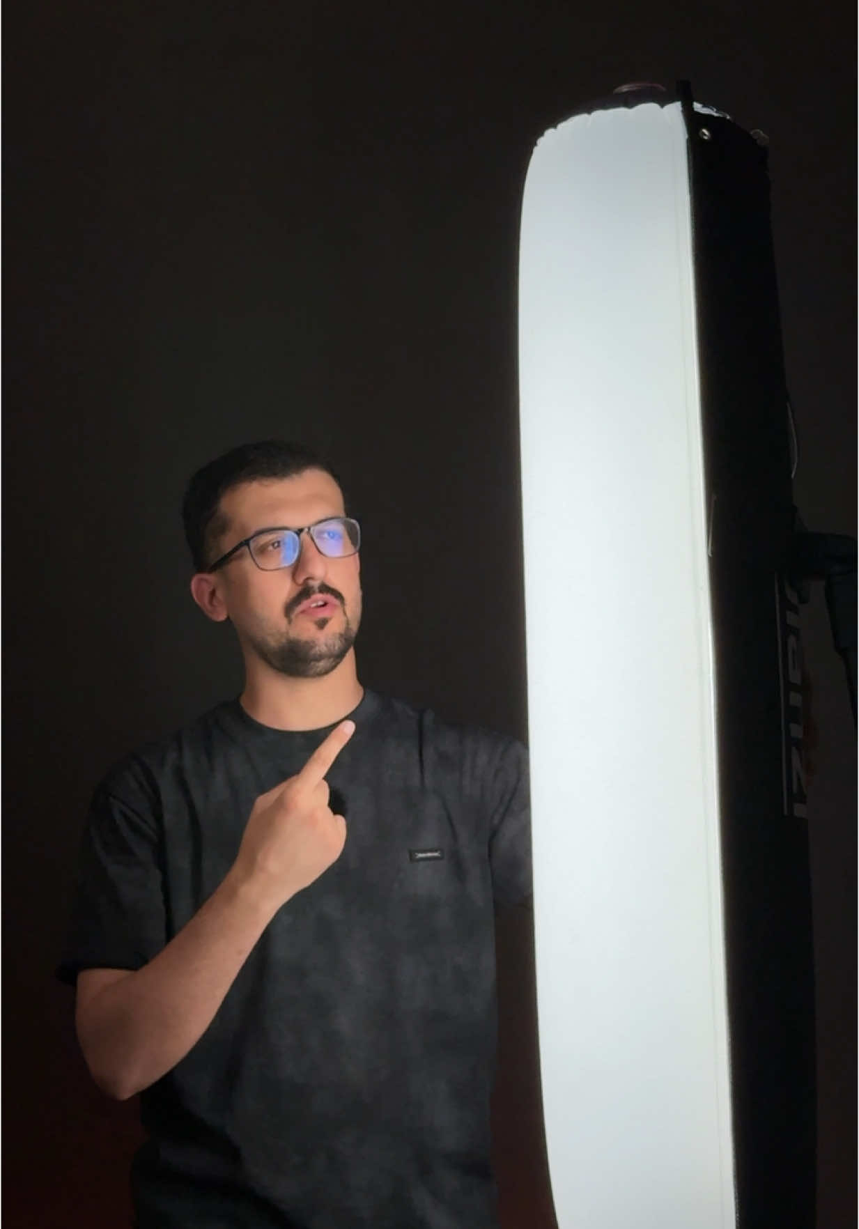 عصام لتجارة مستلزمات التصوير ‎ متوفر الان Ulanzi La-120  120watt  للاستفسار الاتصال ٠٧٧٣٩٣٤٢٣١٠ ٠٧٨٠١٠٥٧٥٨٢ او زيارة موقع المحل حله / باب الحسين تتوفر خدمة توصيل لكافة المحافظات