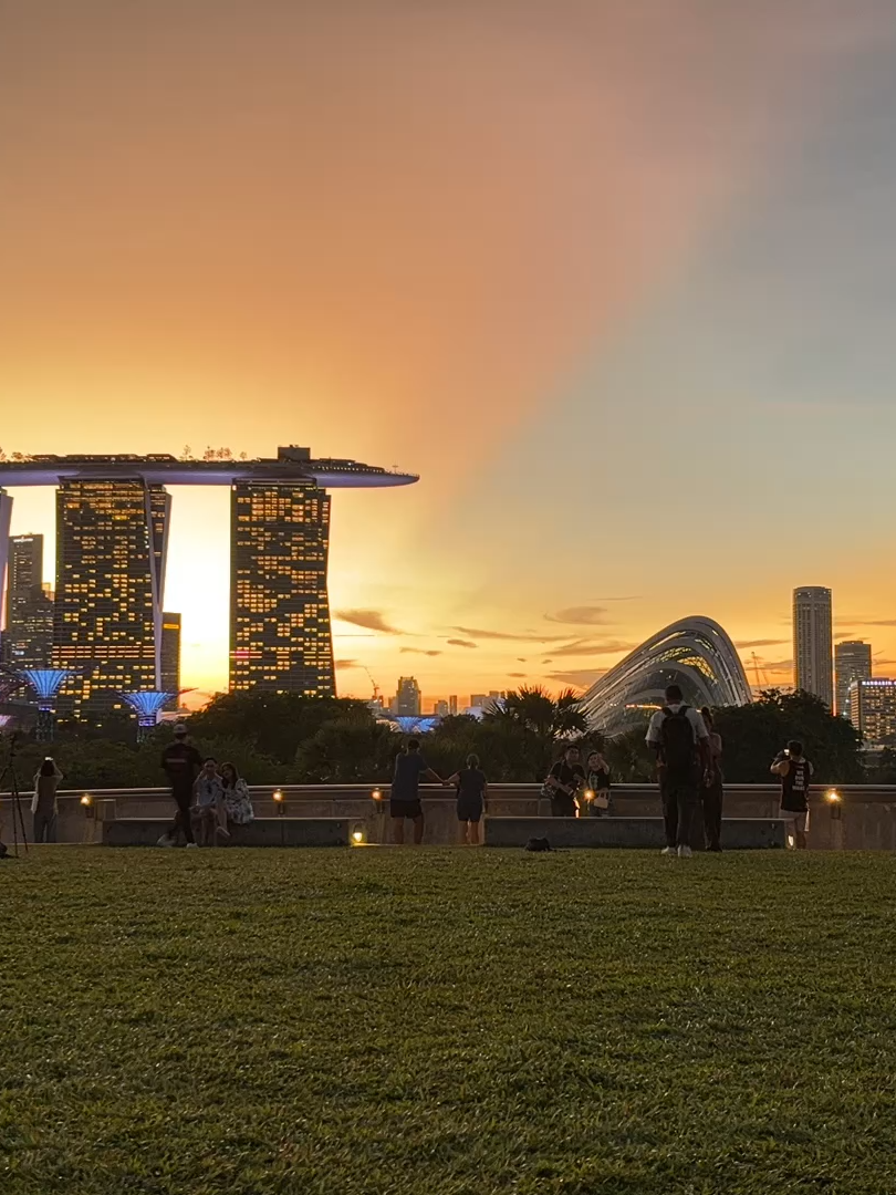 one of the best place to spend your bengong time  . . . #visitsingapore #marinabarrage #fypシ #fyppppppppppppppppppppppp