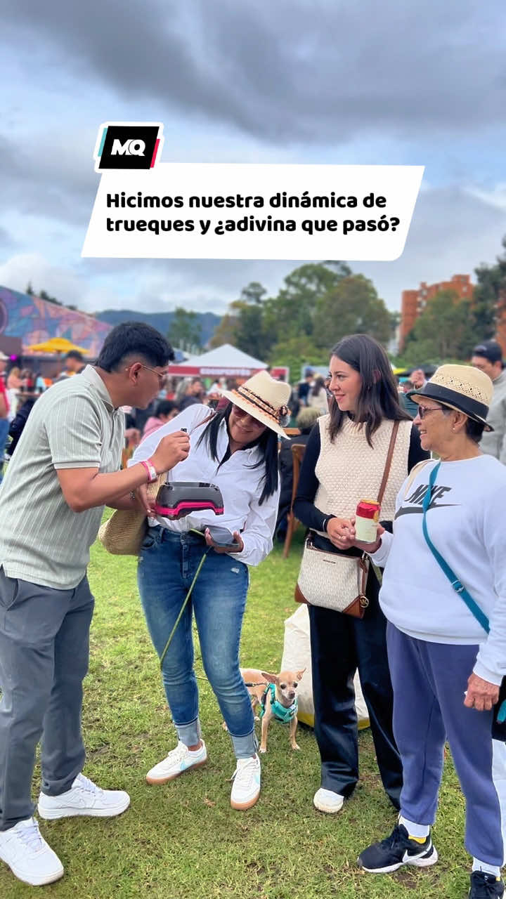 Ellas amaron esta dinámica 🤭.  Hicimos nuestra dinámica de trueques en el papá de los asados 😎  #plasticosmq #dinamicasdivertidas #mueblesmq #bogotacolombia #mq #trueques #intercambio #mascotas #elpapadelosasados 