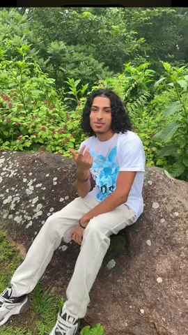 MY NEW SONG “WRONG PLACE” OUT NOW 🖤🖤 LINK IN BIO GO LISTEN 🔥🔥