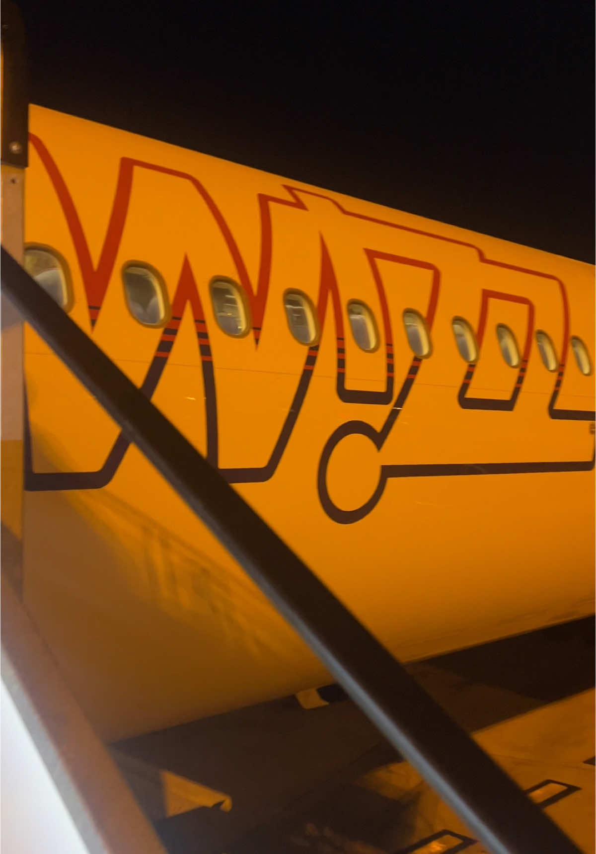 هى لحظات الفراق #الفراق #لحظات #خليل_البلوشي #السفر #الغربة #لحى_الله_الفراق_ولا_رعاه #الغربة_صعيبة_وانا_بغيتها🇪🇺 #الهجرة_الى_اوروبا🇪🇺 #explore #فيديوهات #ستوريات_حزينة 