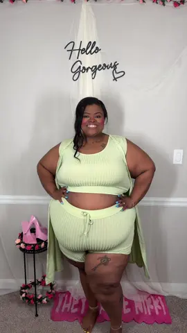 A set is perfect for the summer 💚 #plussizefashion #plussize #threepieceset #coords #set 