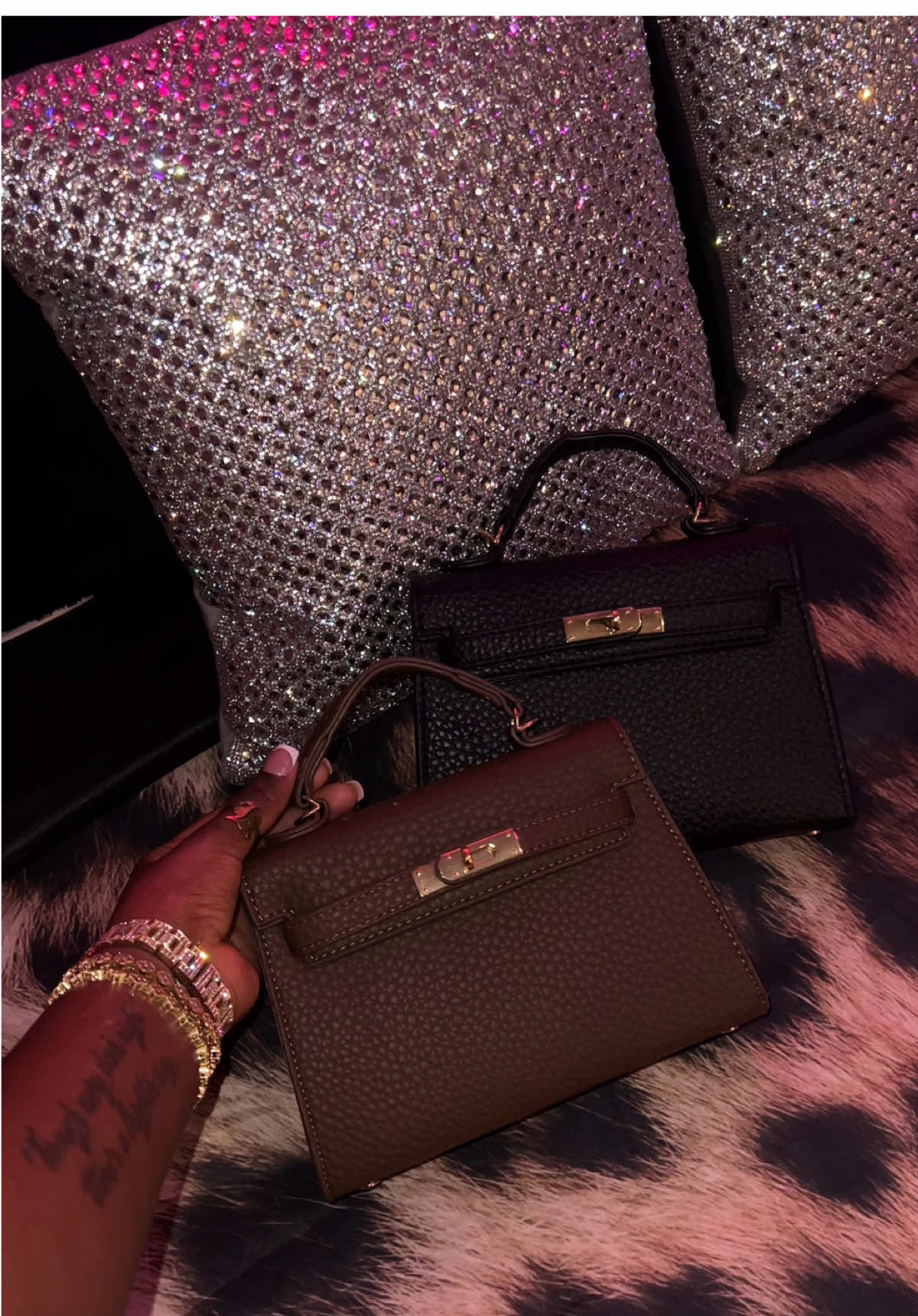 TikTok Bags Are Untouchable Y’all Know Exactly What They Looks Like And The Shocked Me Too Good 10/10☕️🤎🖤Grab Her Before She’s Gone  #viralbag #fypviral #TikTokShop #minibag