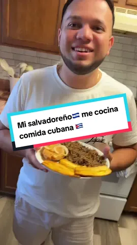 Mi salvadoreño🇸🇻 me cocina comida cubana 🇨🇺Congri #congri #comida #foodtiktok #cooking #cook #cuba #familia #elsalvador🇸🇻 #cubanosporelmundo #fyp 