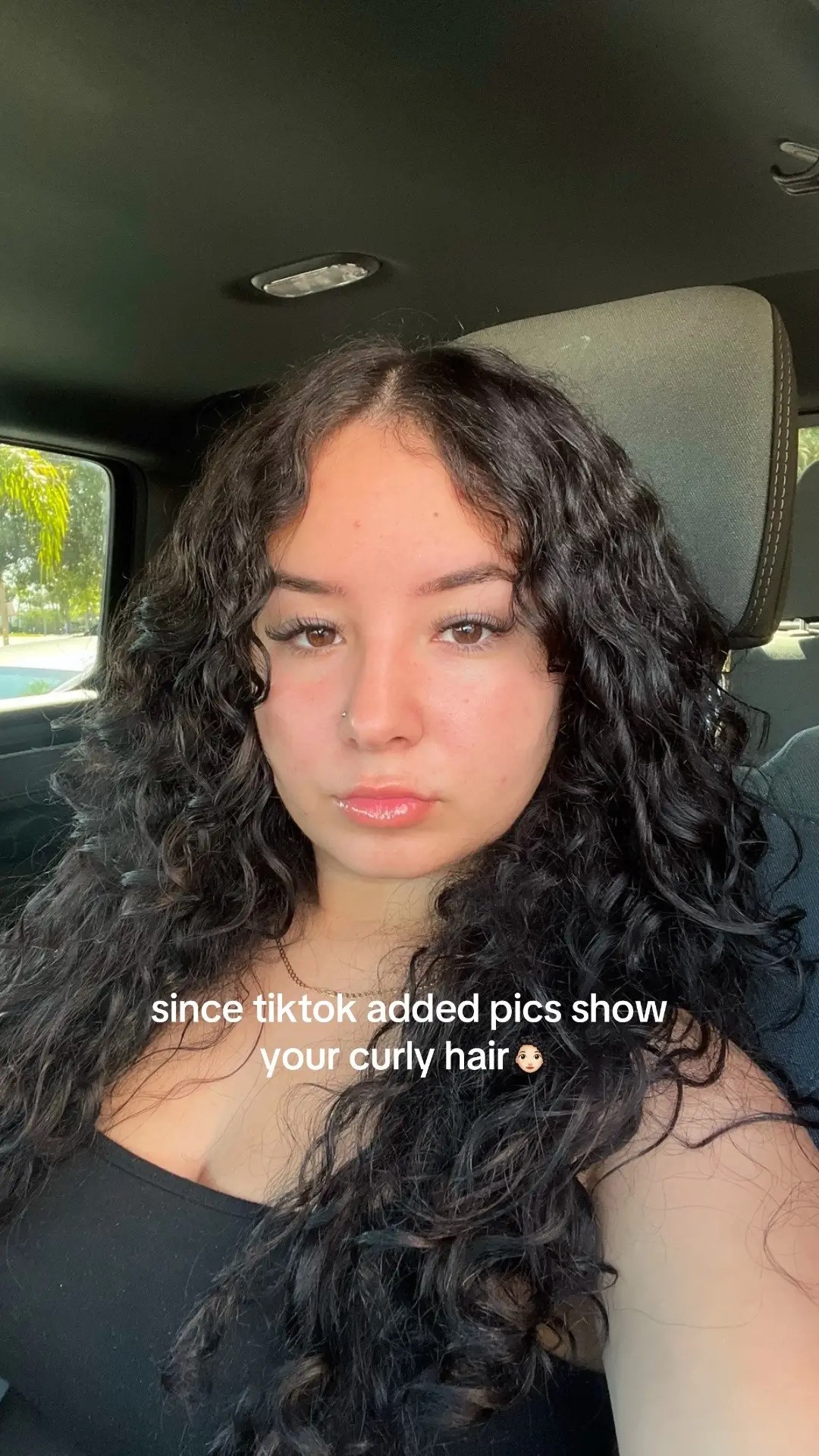 👩🏻‍🦱🤏🏼🤏🏼  #curlyhairstyles #curlyhair #trending #curlyhairtutorial #curlyhairroutine 