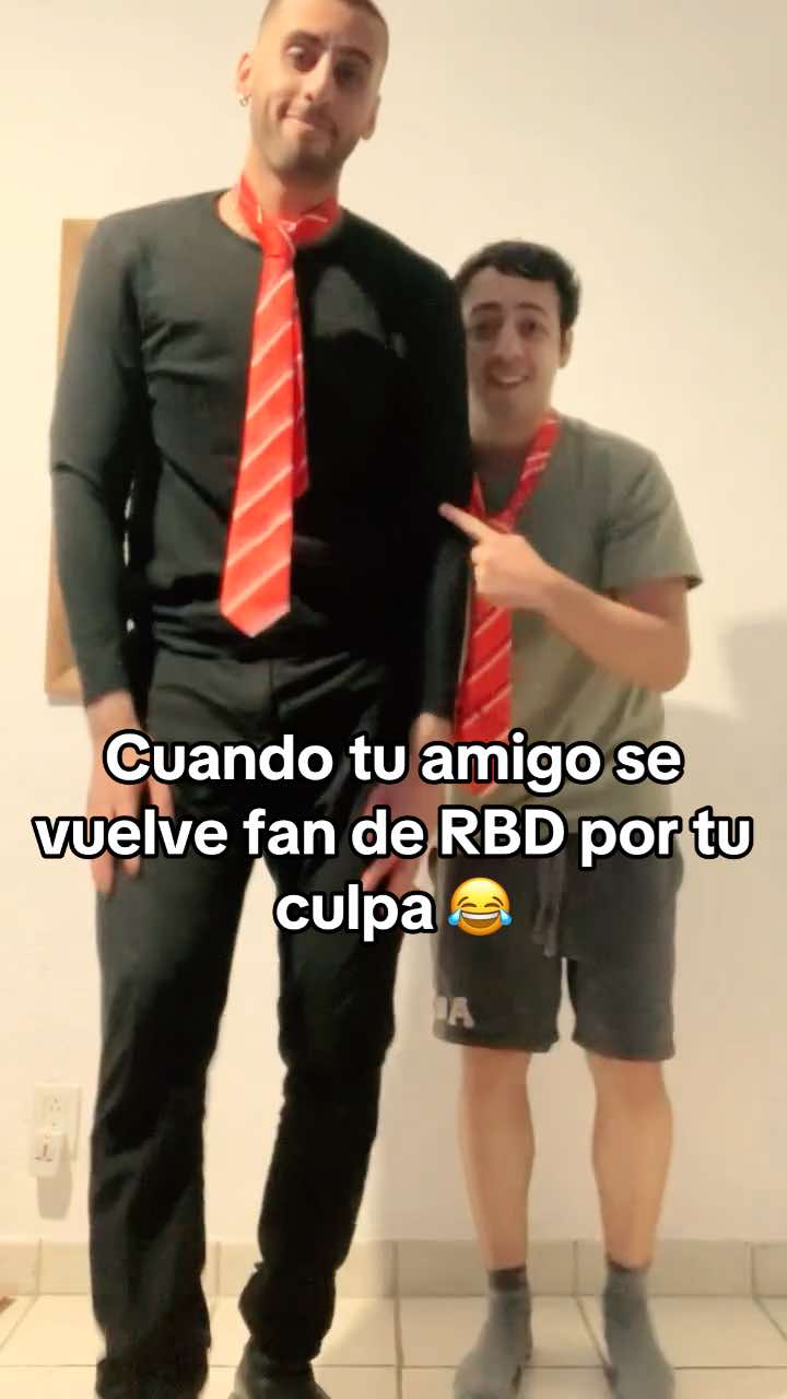 Cuando tu amigo se vuelve fan de RBD por tu culpa 😂🤭 #rbd #rebelde #rbdmusica #rbdparasiempre #anahí #christianchavez #dulcemaria #maiteperroni #christopheruckermann #ponchoherrera #rebeldemexico