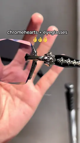 magiging habulin ka kapag suot ko to e  #eyeglass #chromehearts #chromeheartseyewear #photochromiceyeglass 