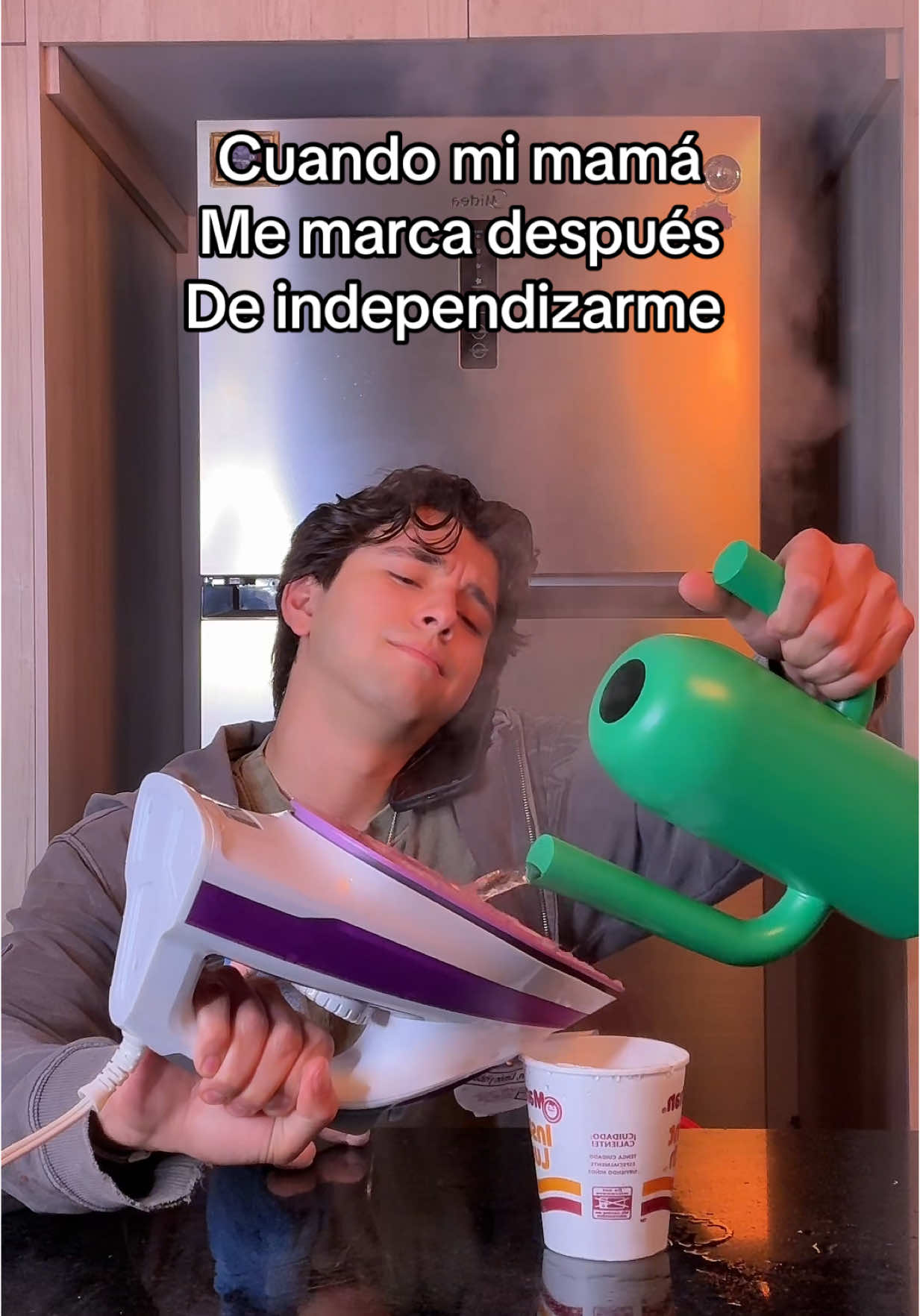 Lifehack para calentar agua #comedia #millos999 #fyp 