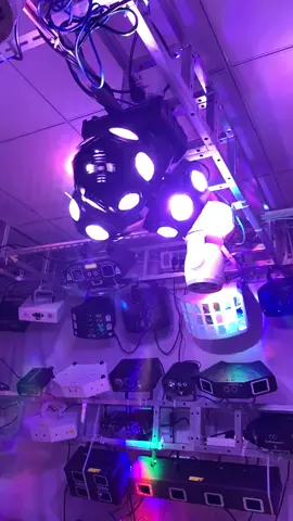 Ba đầu lắc đầu chùm tia laser hiệu ứng ánh sáng#laser #karoke #nightclubs #party 