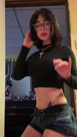 ¿Otros cosplays bailando ?  (Este fue uno de los videos que había hecho antes)  #pelocorto #dancer #cosplay #parat #fypシ゚ #hunterxhunter 