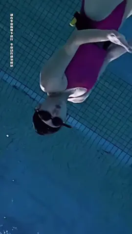 水中版 #大展鴻圖 全網還有在水下跳的嗎？ #主頁連結 #跳舞 #攬小 #攬老 #拍攝 #水中跳舞 #推薦 #熱門 #我要上推薦 #流量 