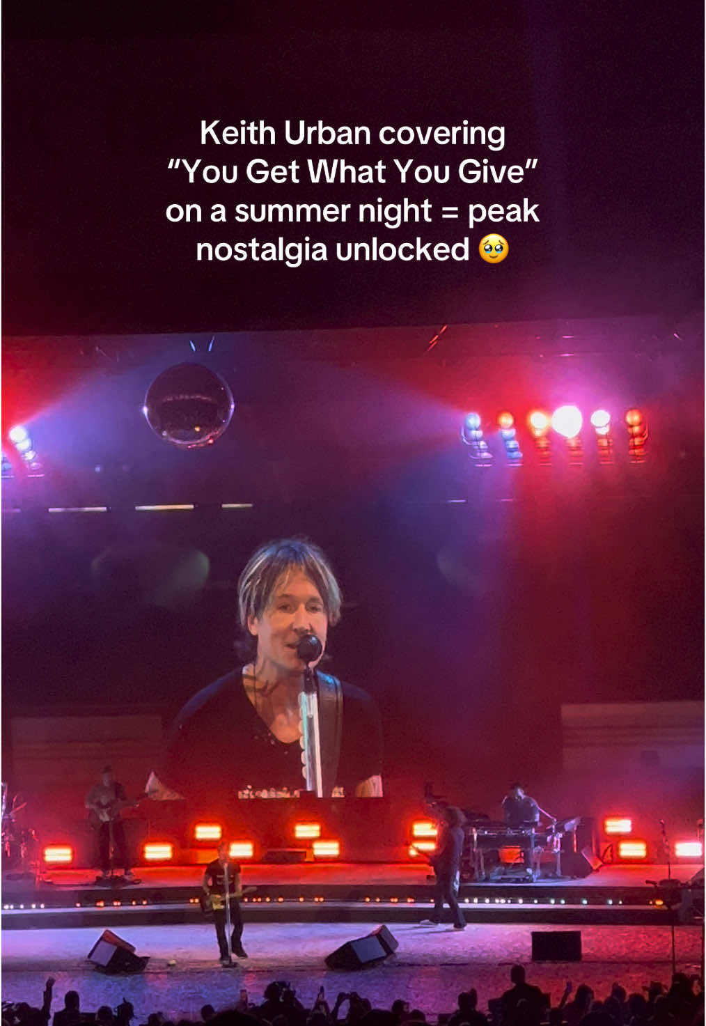 Country 🤝 90’s pop rock @Keith Urban #keithurban #keithurbanconcert #highandaliveworldtour #yougetwhatyougive #newradicals #90snostalgia 