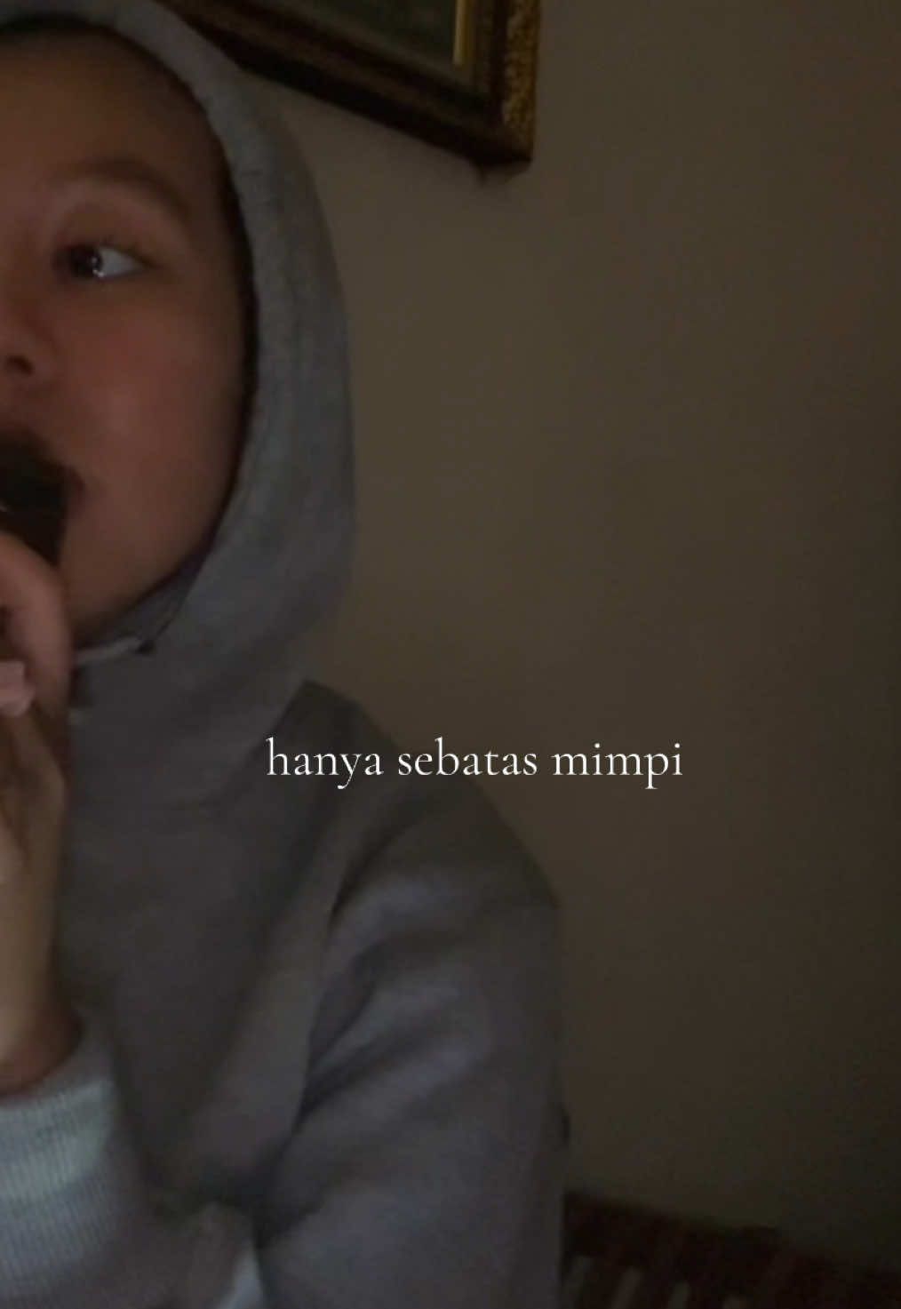 agak niat ga niat tapi lagi ter anggi” #sebatasmimpi @Angie Carvalho 