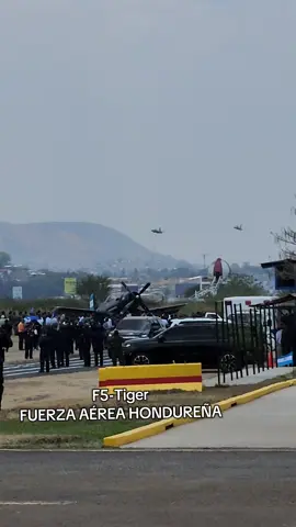 Fuerza Aérea Hondureña #paratii #paraty #avion #combate #fyp #fypage #militar #fuerzaaereahondureña #buenosvideos 
