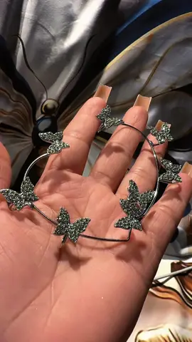 Encantadores aretes de mariposa: una adición caprichosa a tu colección de accesorios Y018