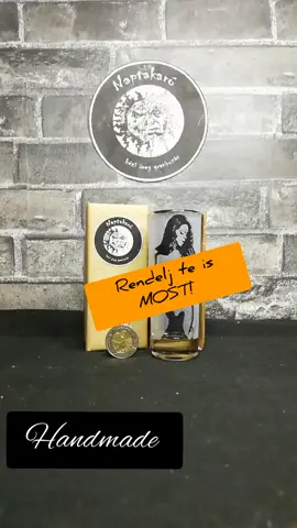 #fakebodyy⚠️ #woman Rendelhető egyedi tervezésű ,kézzel gravírozott ajándéktárgyak saját ötlet alapján is, még akár fotóról is ✌️😎 Ars mea culpa-A művészet az én vétkem  Art is not sin, art is not crime- A művészet nem bűn  Hasonló tartalmakért iratkozz fel a Youtube csatornámra, kövess be az Instagrammon, Facebookon ,Pinteresten✌️😎#Naptakaro #Naptakaró#Naptakaróbrand #Naptakarobrand#naptakarógravir #handmade#engraving #üveggravírozás#hungary #hobby #art #kézzelkészült#glass #kézműves#gravírozás#glassengraving #gravírozott #manual#egyedi #művészet #különleges#ajándék #ajándékötlet#névreszólóajándék #névreszóló #dekor #kézzelgravírozott #handengraved#glassengravingbyhand#glassengravingart #kéziüveggravírozás #engravingart #engravingartist #inkmethisengraver