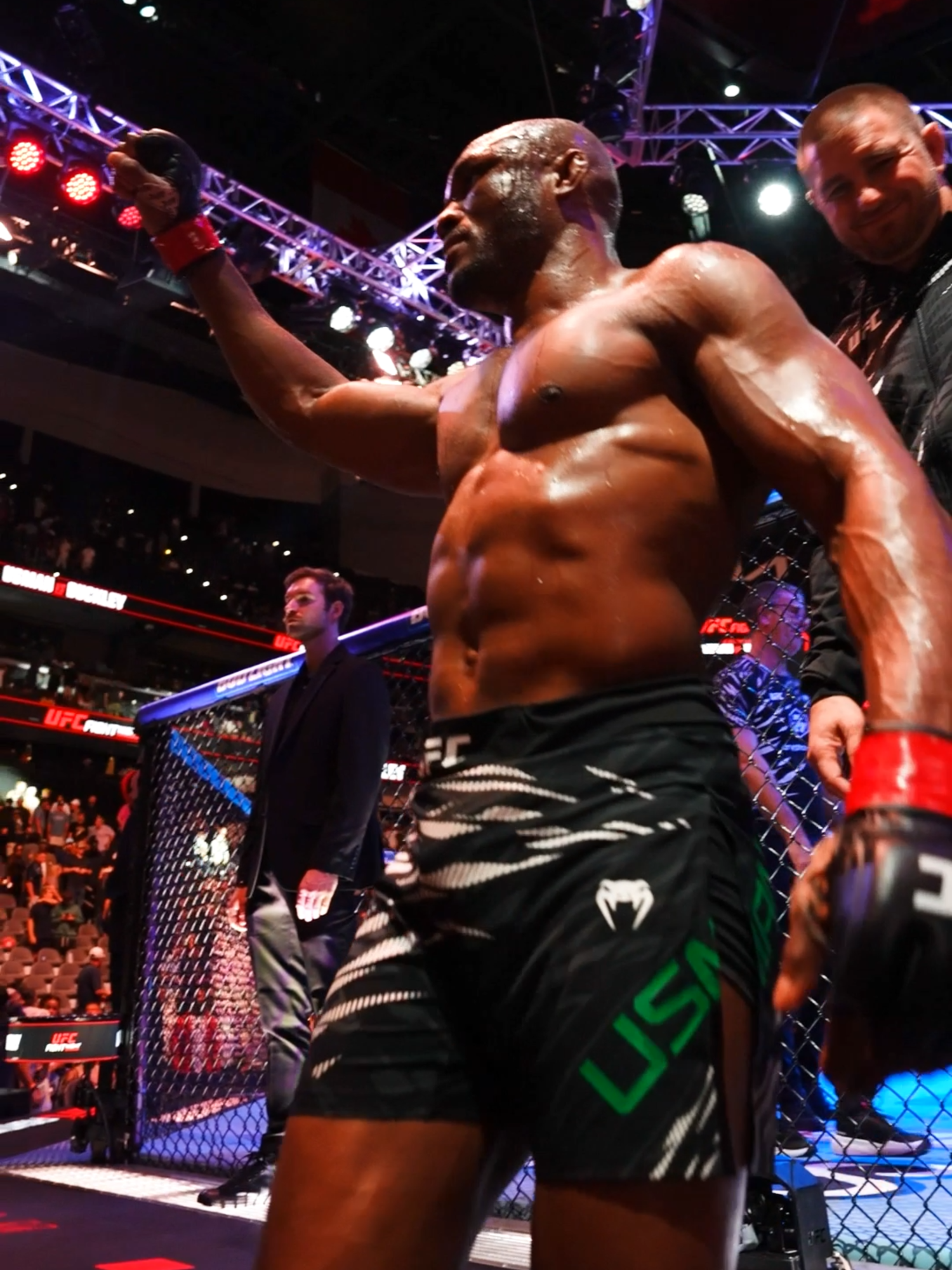 He's baaaaaaaack 👀 #UFC #mma #kamaruusman