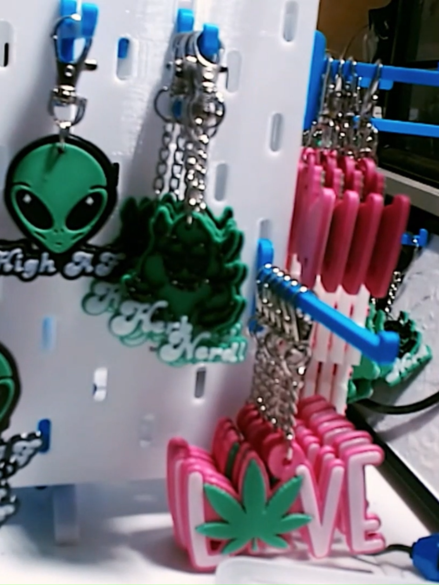 Heres How I Assemble My Keychains! This was an hour broken down to 4mins. #3dprinting #DIY #SmallBusiness #customkeychain