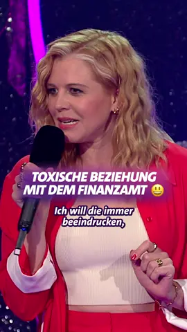Finanzamt stolz machen 💸 @Laura Brümmer in Ladies Night Youngstars WDR/2024 👉🏼 Die ganze Folge findest du in der @ARD Mediathek.  #StandUp #ARDStandUp #Comedy #WDR #LadiesNightYoungstars #LauraBrümmer #Finanzamt #Stolz