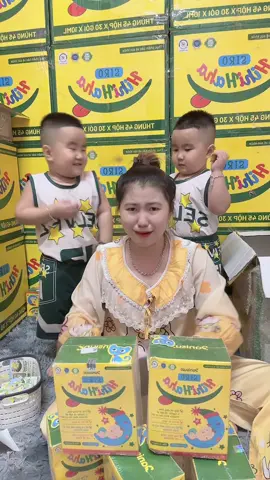 2 bé trâu xin chào ông bà cô chú ạ 🥰#anhembaton #Embedethuong #sirohihihaha😘 