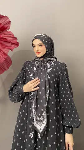 RAISA MEMANG KEREN bun ,,,  Ini harus punya bunda si ,,, #bubunelin #scarf #hijabsegiempat #VCHEcollection #gamisviral #gamis #jumatberkah #jumathemat 